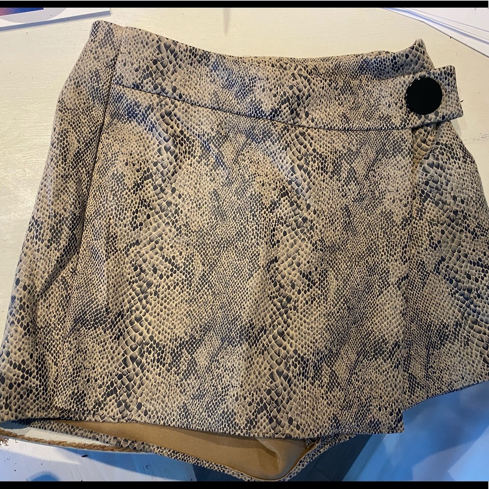 Zara Snakeskin Going Out/Party Skort - Picture 5 of 5